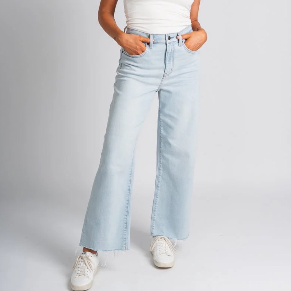High-Rise Wide Leg Jeans in Light Blue